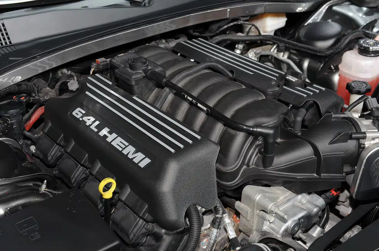 Fiat розробив патент двигуна на 500 конячок Chrysler-6.4-liter-Hemi-V8
