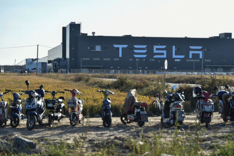 Китайська фабрика Tesla