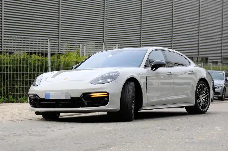 Оприлюднені шпигунські фото Panamera від Porsche Porsche Panamera