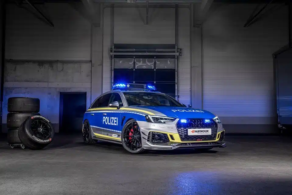 Створено поліцейську версію Audi ABT RS4 Avant з двигуном 530 к.с. Спецверсія Audi RS4 Avant для поліцейських