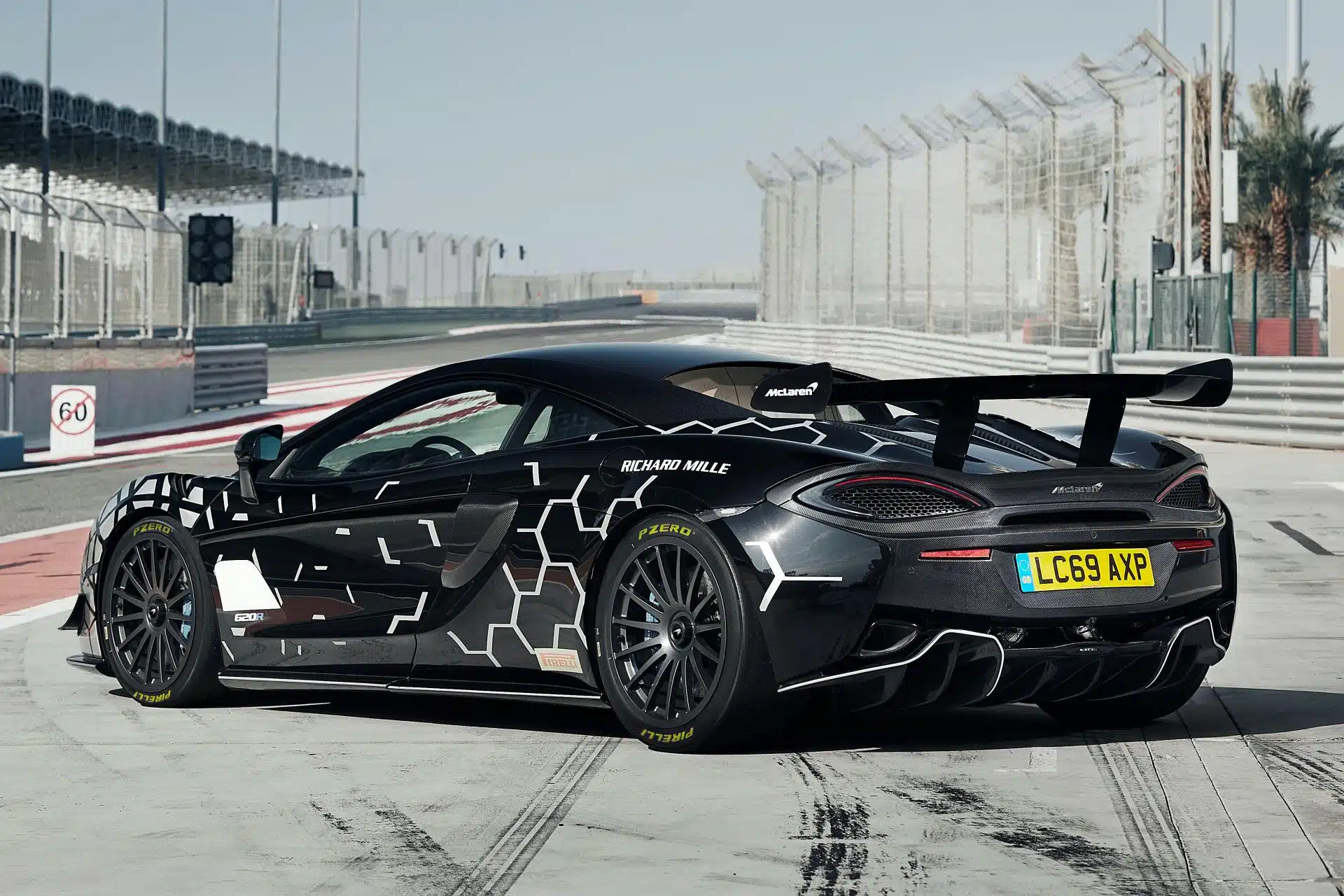McLaren планує зібрати 350 болідів з рекордними 620 к.с. Mclaren готує чергову "злу" новинку