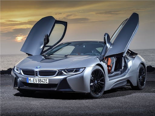 Компанія BMW відмовилась від випуску спортивного гібриду BMW i8