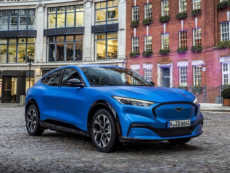 Ford Mustang Mach 1-2