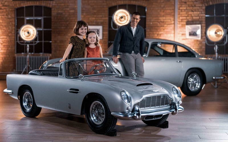 Іграшковий Aston Martin для дітей виявився дорожчим ніж Mercedes Aston Martin Kids