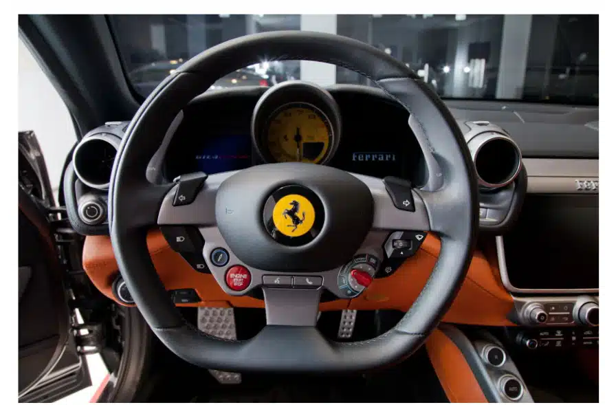Найдорожчий в обслуговуванні італійський автомобіль Ferrari GTC4 Lusso