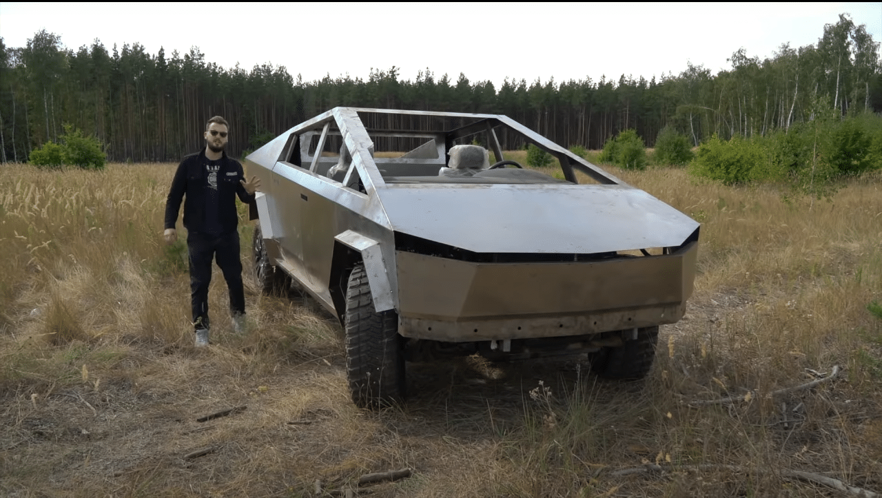 Російську копію Tesla Cybertruck вивели на бездоріжжя Tesla Cybertruck replika