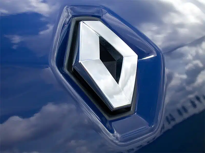 У Renault озвучили дату презентації нового електричного кросовера Renault