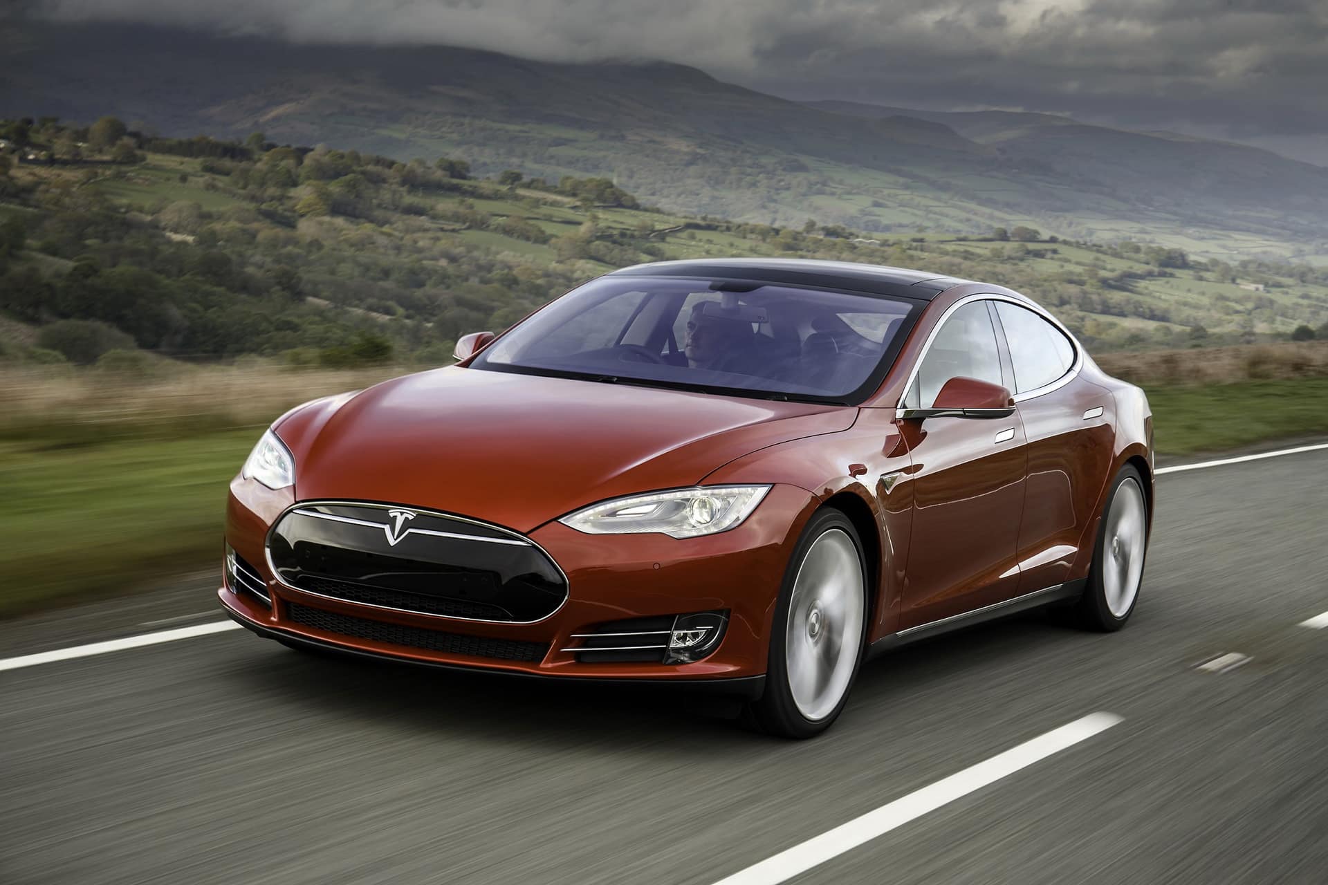 Tesla призупиняє виробництво автівок Model S і Model X Tesla Model S