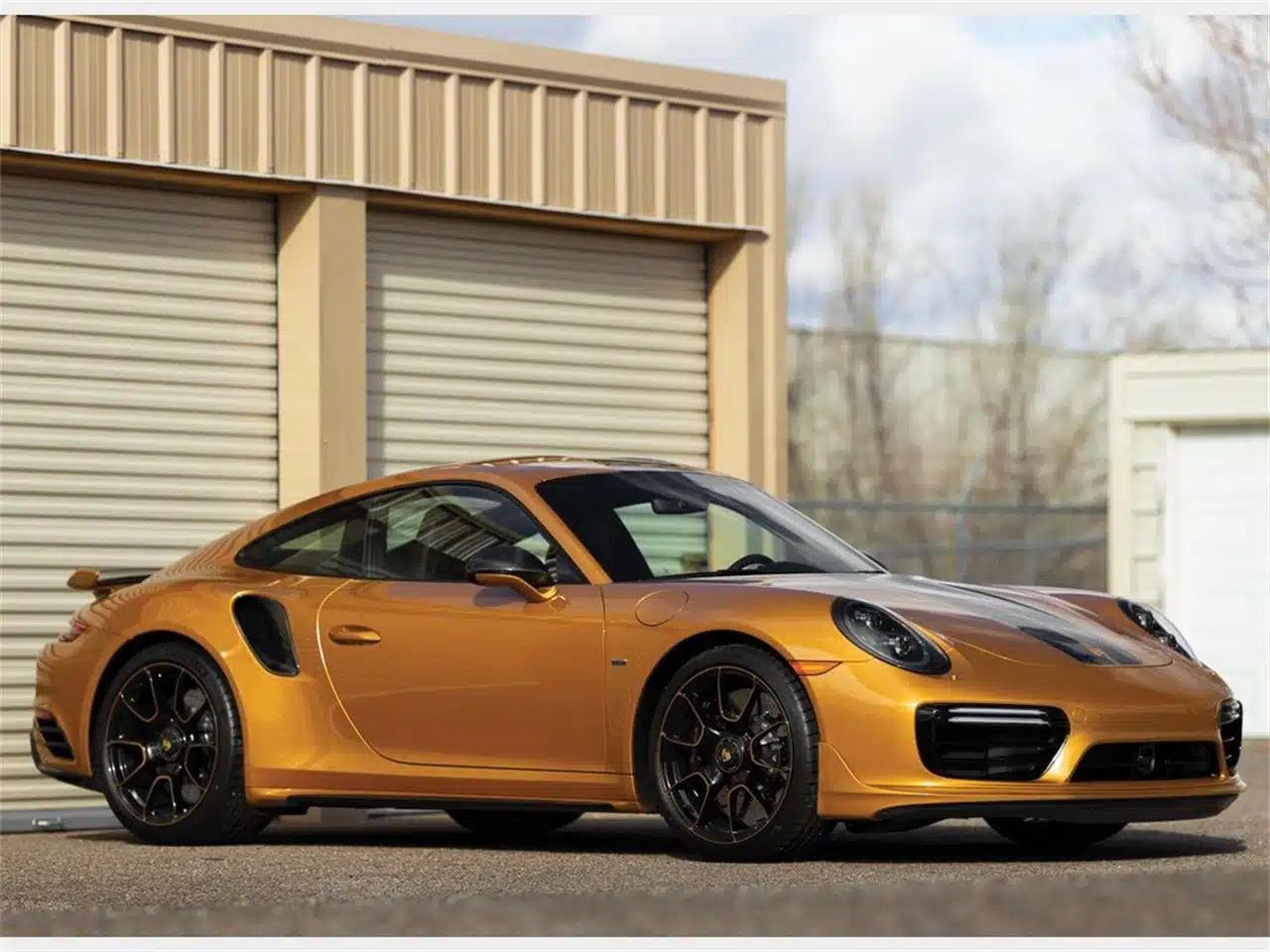 2 кращі автомобілі бренду Porsche за всі роки існування компанії Porsche 911 Turbo