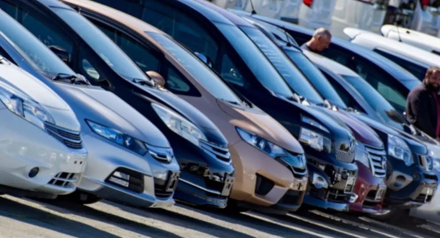 Експерти розповіли, скільки коштує автомобіль по підписці в США і в Україні