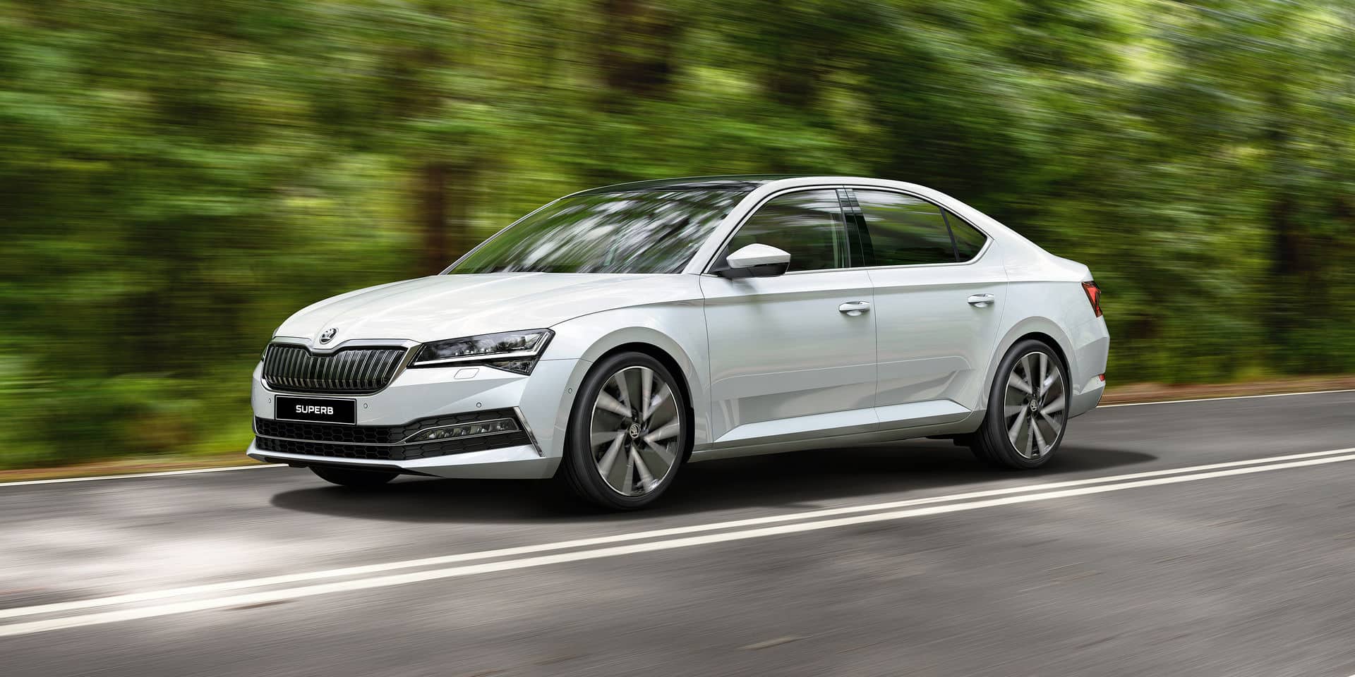 2 кращі автомобілі бренду Skoda за всі роки існування компанії Skoda Superb iV