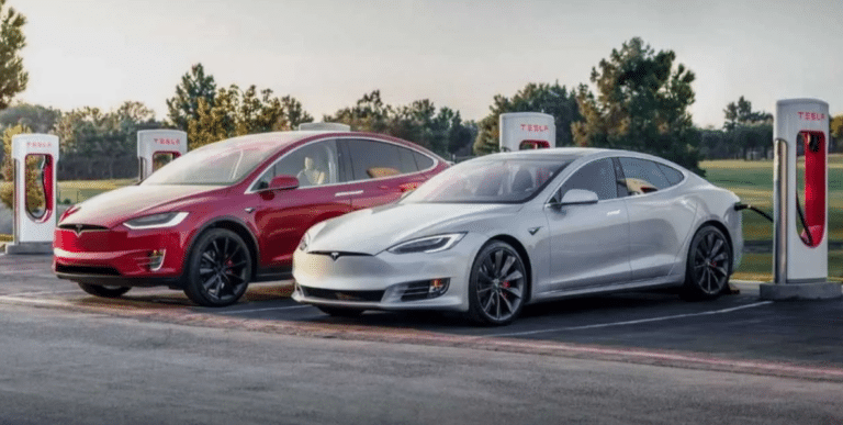 В Китаї заборонять користування автомобілями Tesla