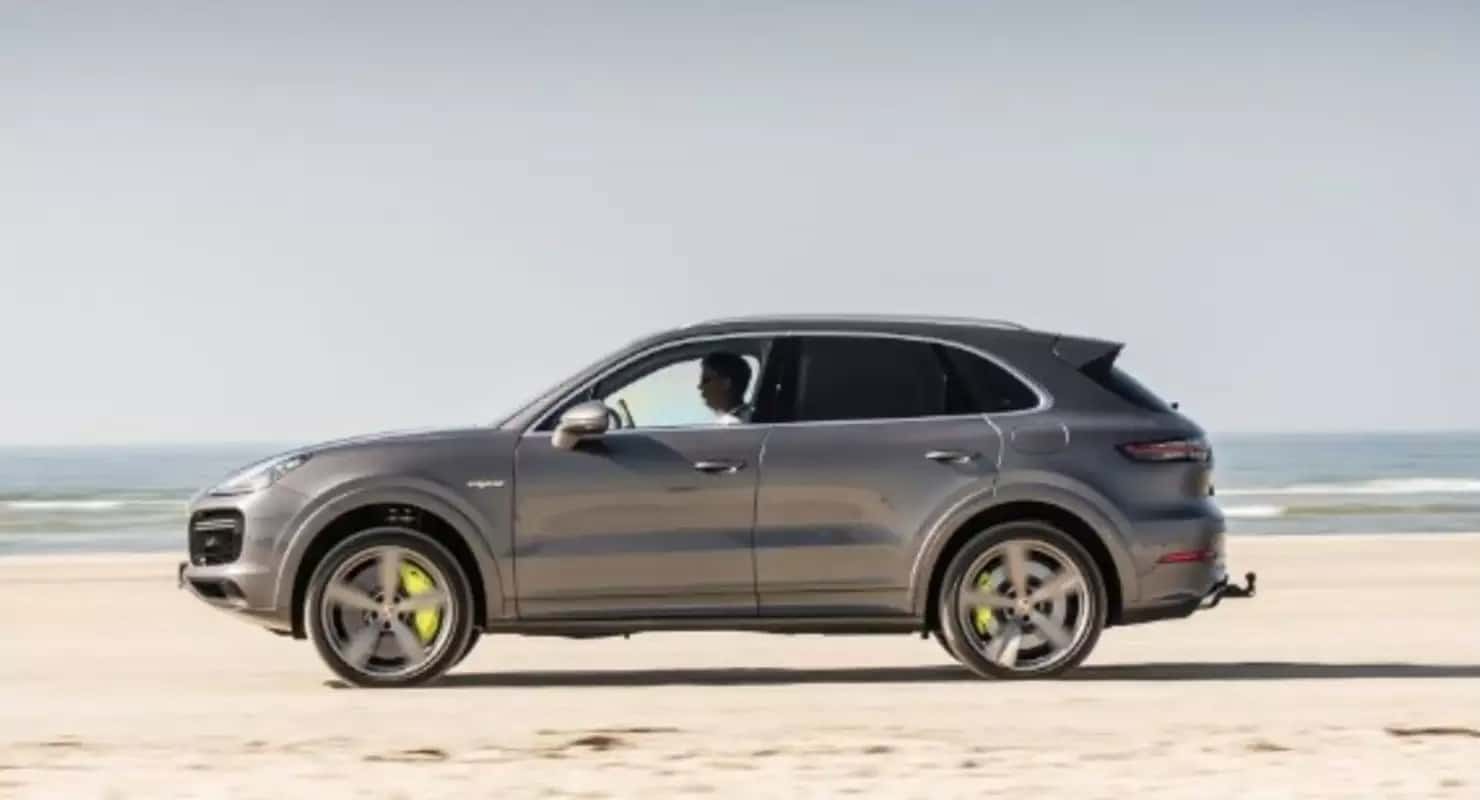 Porsche можливо почне розробку електричної версії Cayenne Porsche Cayenne