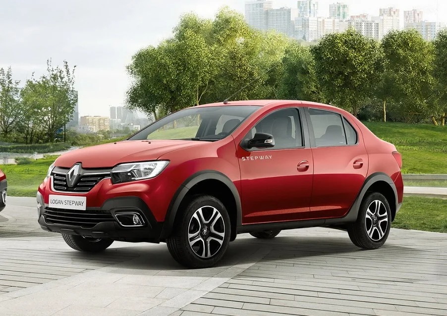Новий Renault Logan Stepway отримає АКПП, потужність 113 “конячок” та дорожній просвіт 19,5 см