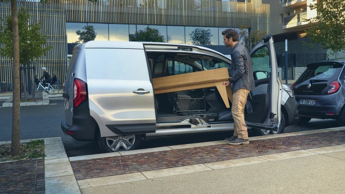 Новий Renault Kangoo Rapid отримав унікальну для бренду конструкцію відкривання дверей