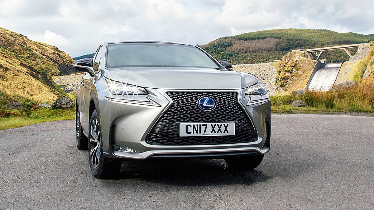 Які моделі Renault, Audi, BMW і Hyundai претендують на звання кращого автомобіля року Lexus NX 300h