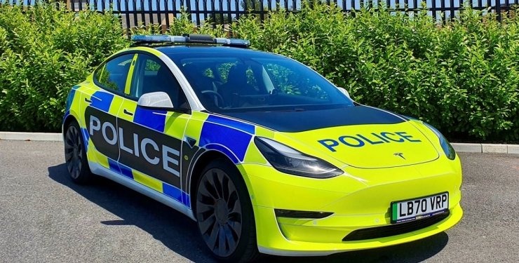 Tesla поліція