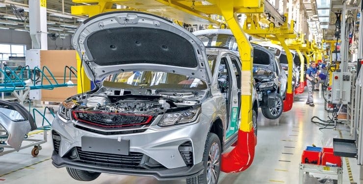 Из-за войны в Украине в Беларуси закрывают автомобильный завод: 1400 безработных по вине сотрудничества с агрессором-россией Geely завод