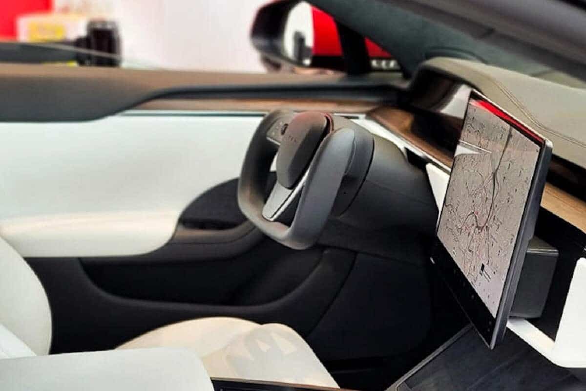 Tesla навігація