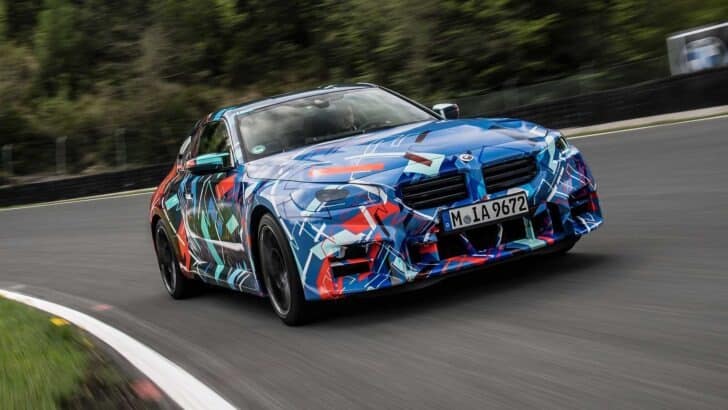 BMW анонсувала останню бензинову “емку” в історії BMW M2
