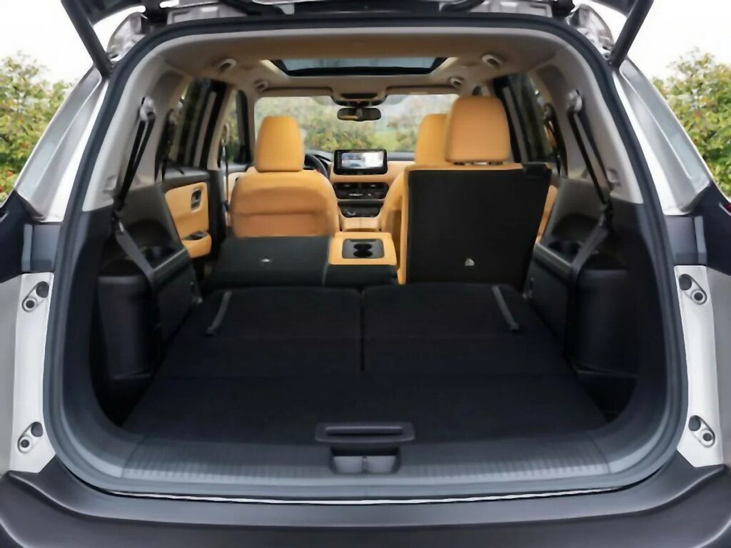 Nissan X-Trail 2023 багажник