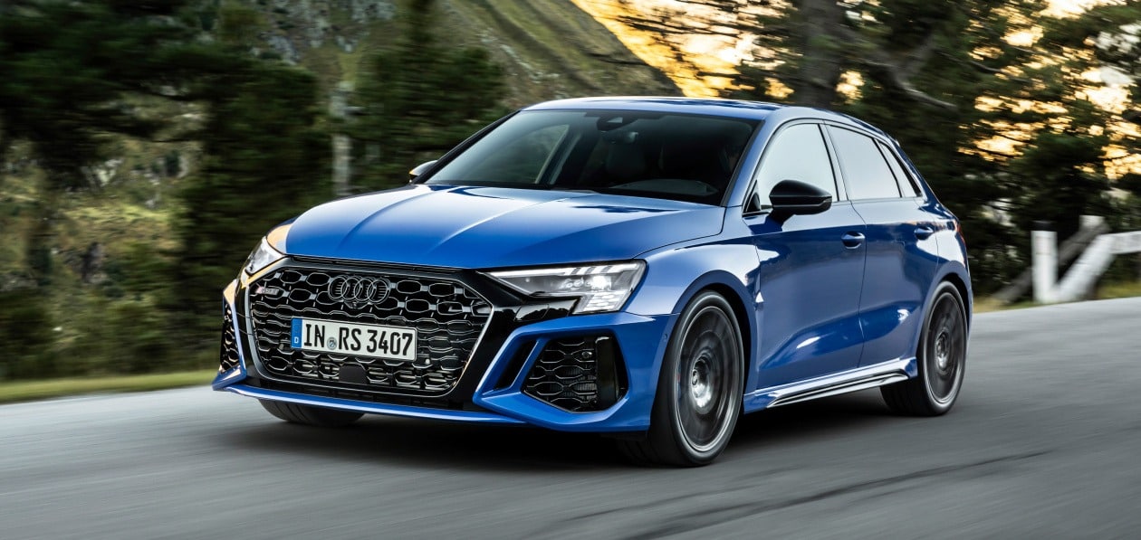 Audi RS 3 performance став першим серійним хетчбеком з “максималкою” в 300 км/год Audi RS 3 performance