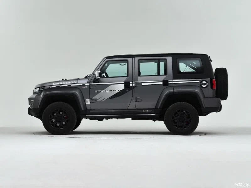 Навіщо купувати дорогі Mitsubishi та Toyota, коли тепер є новий Beijing BJ40 Beijing BJ40