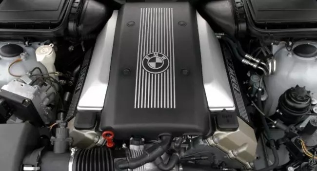 BMW двигун M62B44
