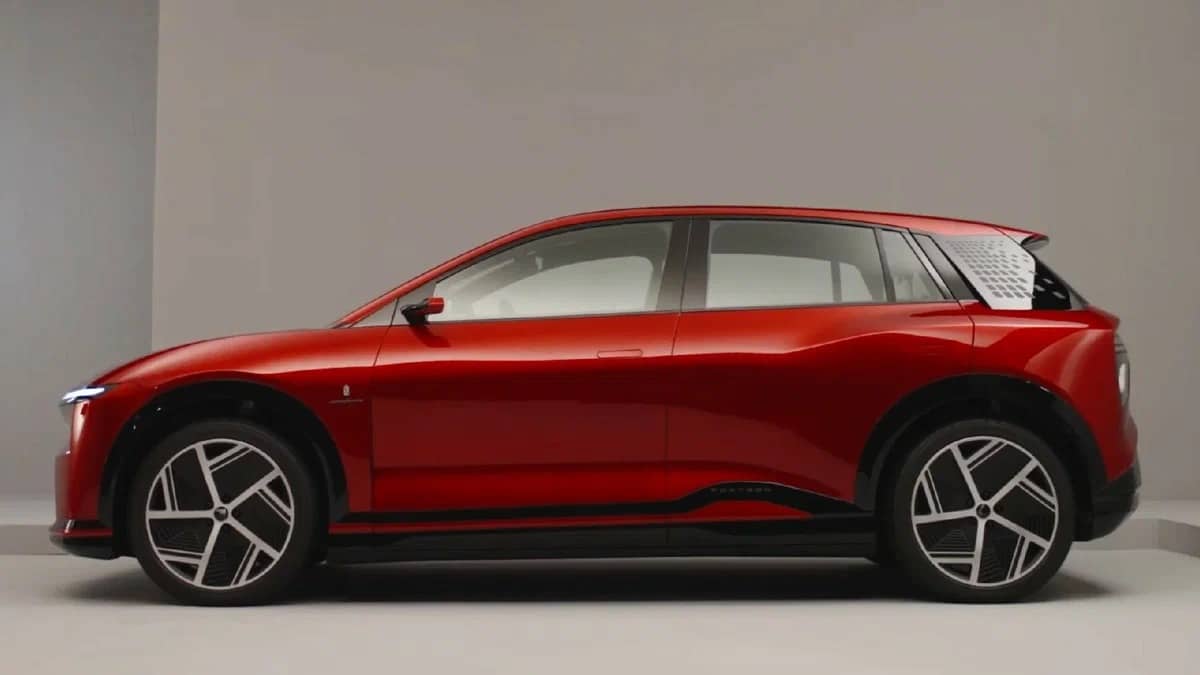 Виробник iPhone випустив нового конкурента електромобілям Tesla Foxtron Model B