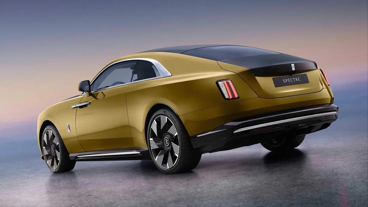 Електрокар Rolls-Royce ще до прем’єри забронювали сотні клієнтів Rolls-Royce Spectre