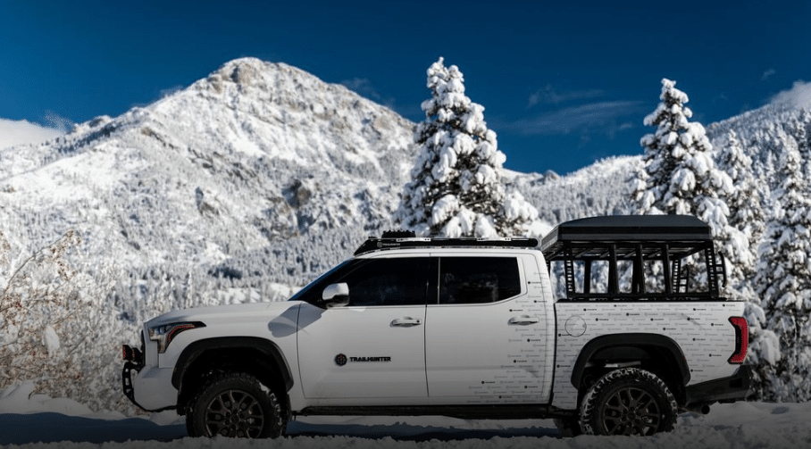 Toyota показала концепт Trailhunter, підготовлений для автомобільних експедицій Toyota Trailhunter