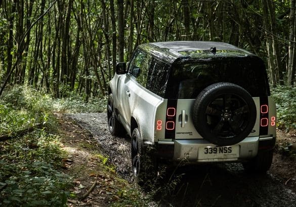Land Rover Defender 2023
