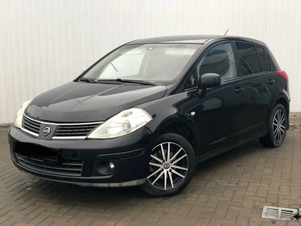 Nissan Tiida I