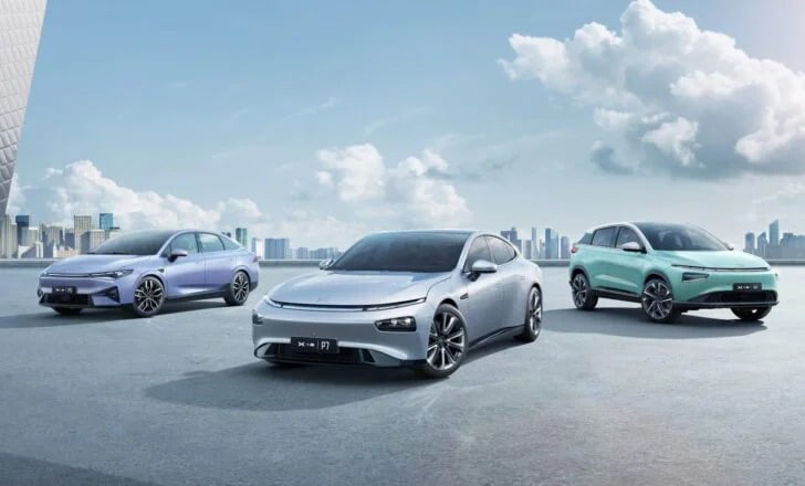 XPeng кросовер седан мінівен