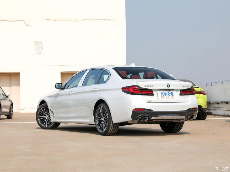 Розкішний BMW 5-Series 2023 року виходить на нові ринки: всі подробиці про оснащення, характеристики та ціни моделі BMW 5-Series 2023