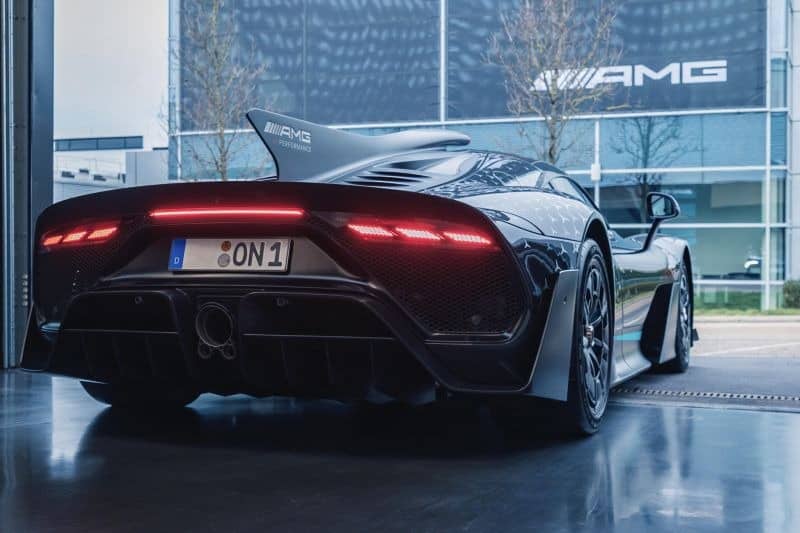 Mercedes-AMG виводить на ринок перший гіперкар One Mercedes-AMG One 2023