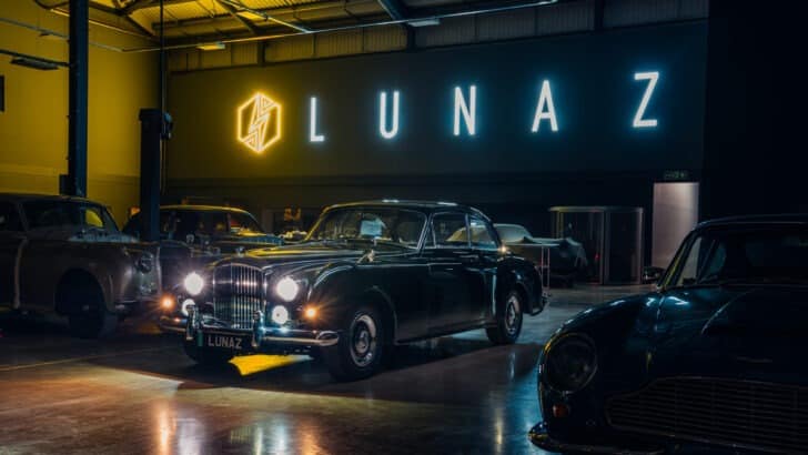 Рідкісне купе Bentley S2 Continental 1961 року випуску перетворили на електромобіль Bentley S2 Continental