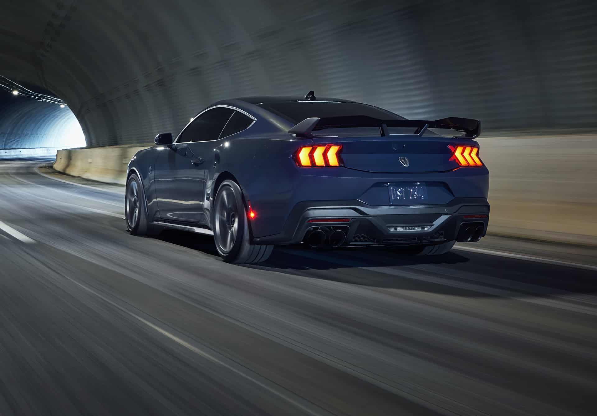 Ford Mustang 2024 модельного року подорожчав у 5 разів за 15 хвилин Ford Mustang