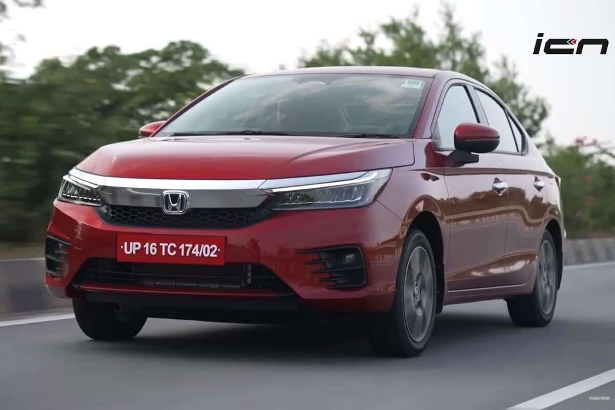 “Живі” фото Honda City 2023 з’явилися в мережі: змін у зовнішності седана буде небагато Honda City 2023