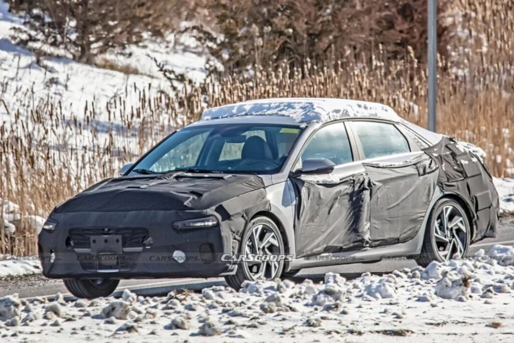 Hyundai Elantra 2024