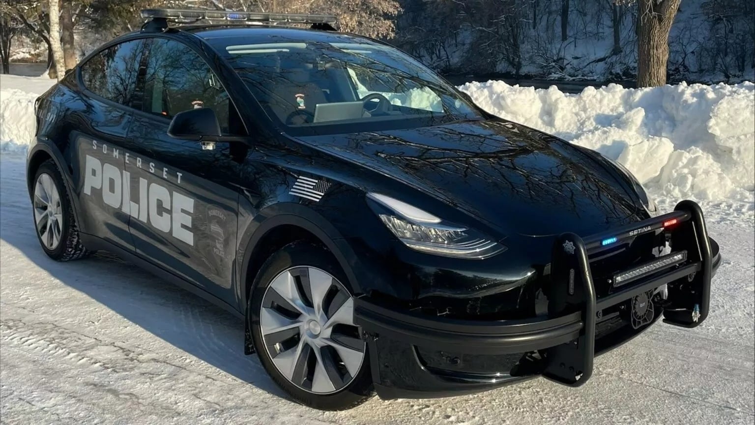 Для економії 84 тисяч доларів поліція США пересяде з Ford Explorer на Tesla Cruiser Tesla Model Y поліція