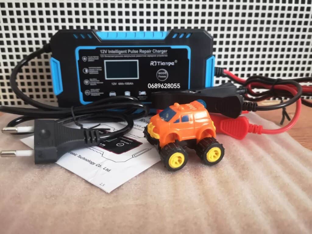 зарядний пристрій 12v