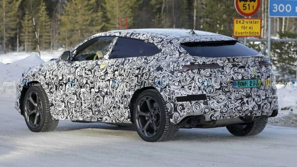 Lamborghini Urus Hybrid 2024