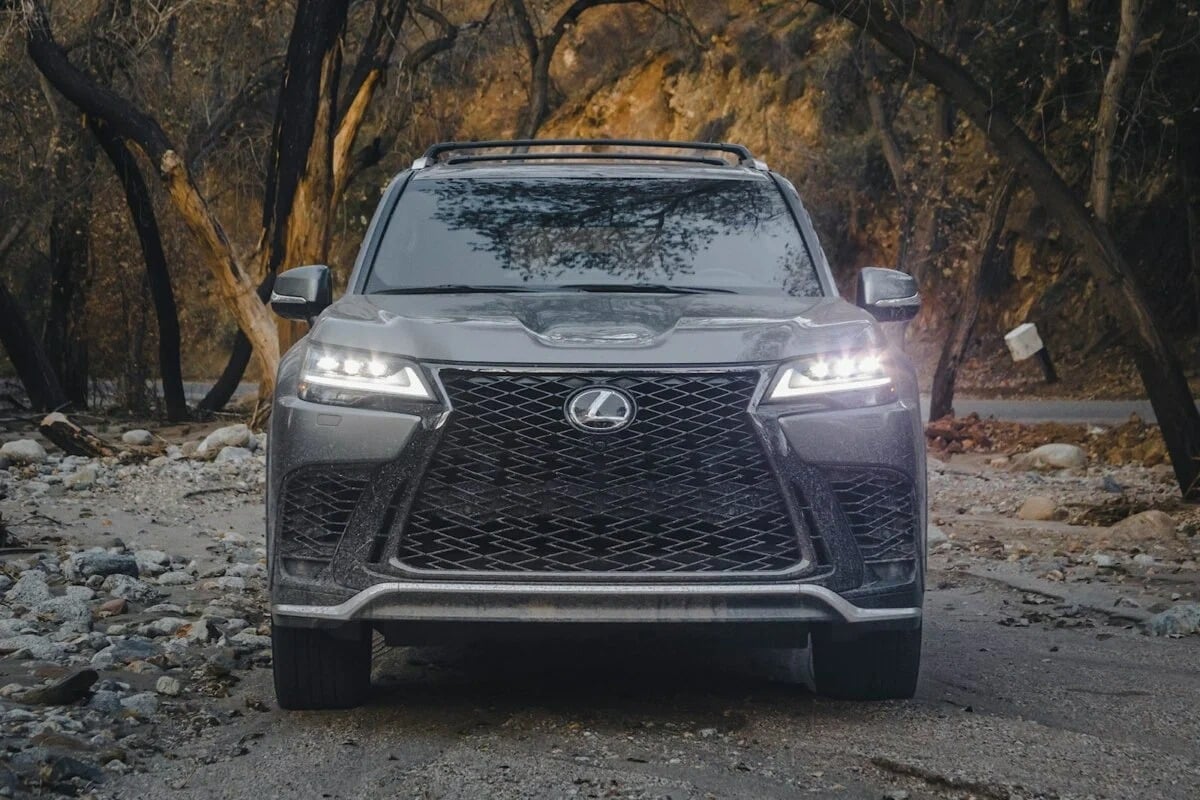 Новий позашляховик Lexus LX700h отримає помітне збільшення потужності: перші подробиці Lexus LX700h