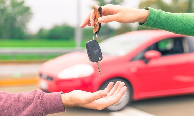 Яка середня вартість нових автомобілів в Європі, США та Україні