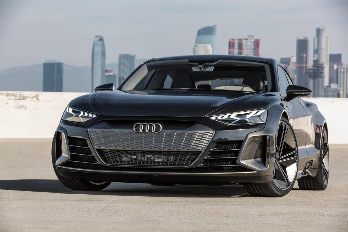Електричний Audi e-tron GT можна купити зі знижкою більше 20 тисяч доларів Audi e-tron GT