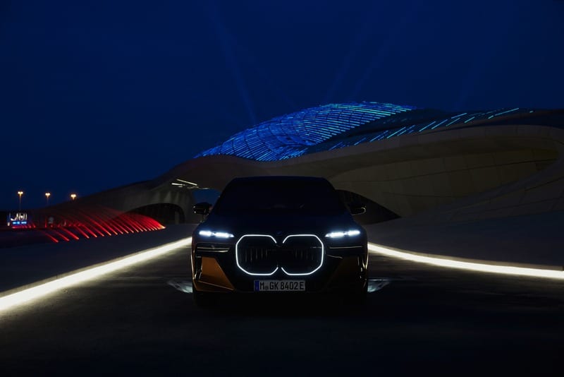BMW i7 M70