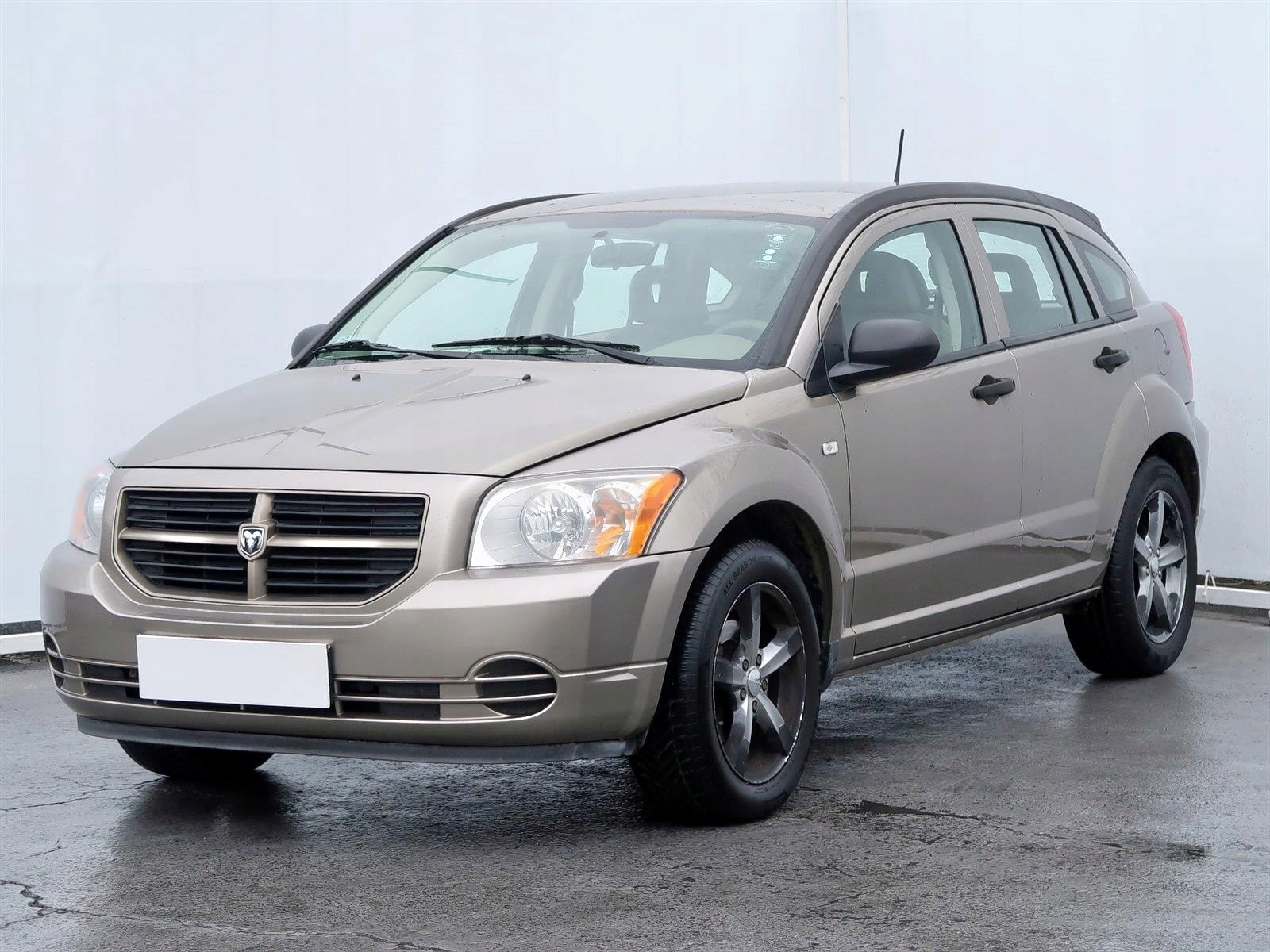 Названо 2 найгірші моделі Dodge, що зійшли з конвеєру після 2000 року Dodge Caliber