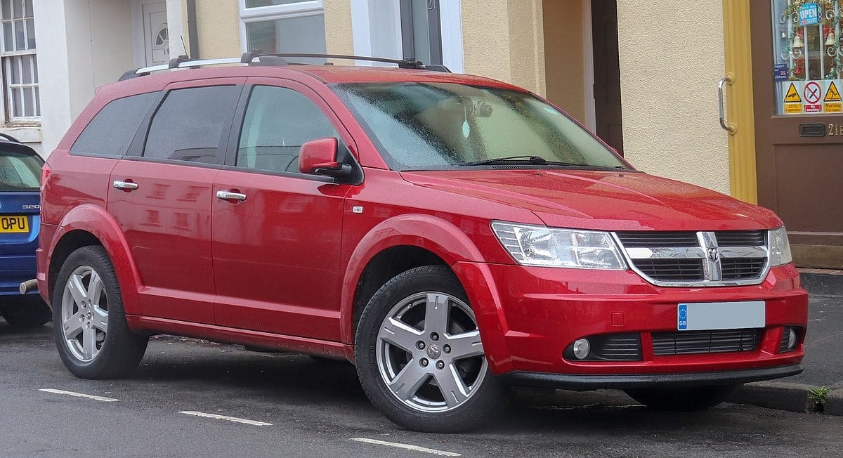 Названо 2 найдешевші моделі бренду Dodge Dodge Journey