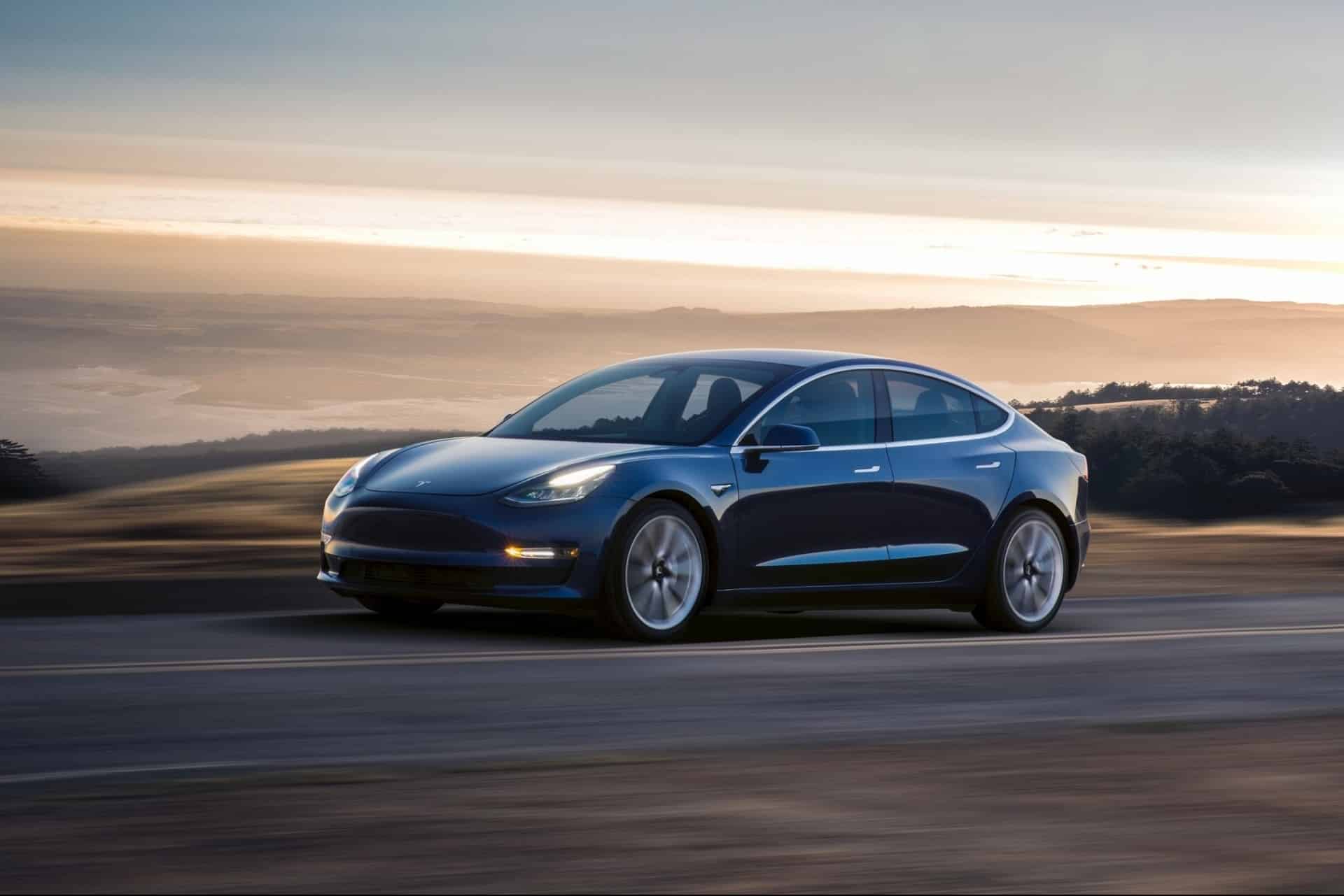 Чотири електромобілі Tesla влаштували перегони: яка модель виявилась найшвидшою Tesla Model 3 Standard Plus